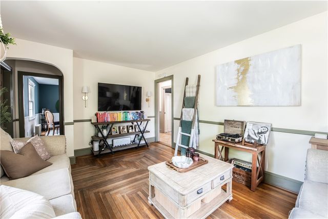 75 Knotty Oak Road, Coventry, RI 02816