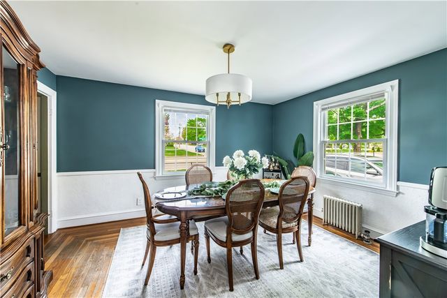 75 Knotty Oak Road, Coventry, RI 02816
