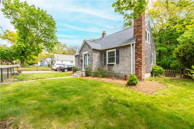 75 Knotty Oak Road, Coventry, RI 02816