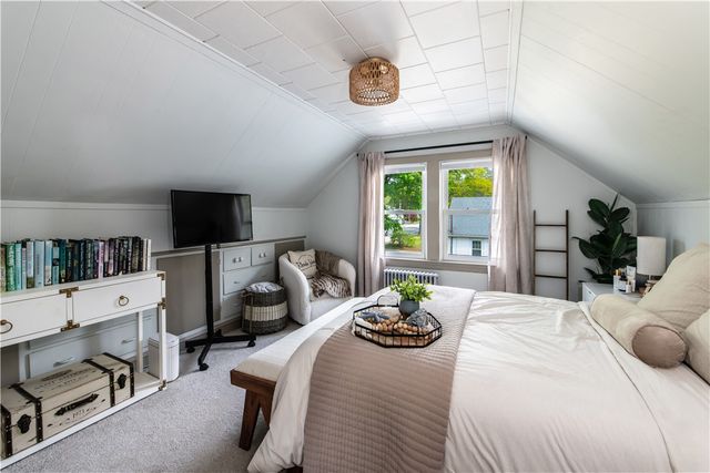 75 Knotty Oak Road, Coventry, RI 02816