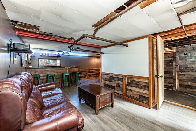 75 Knotty Oak Road, Coventry, RI 02816
