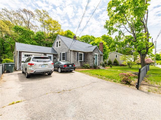 75 Knotty Oak Road, Coventry, RI 02816