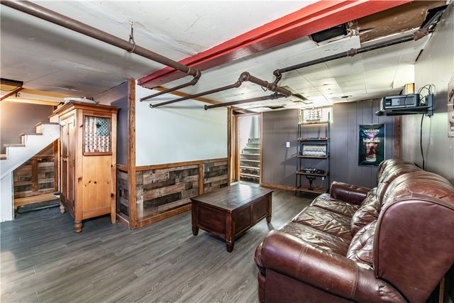 75 Knotty Oak Road, Coventry, RI 02816