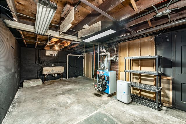 75 Knotty Oak Road, Coventry, RI 02816