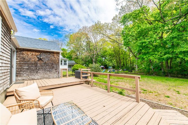 75 Knotty Oak Road, Coventry, RI 02816
