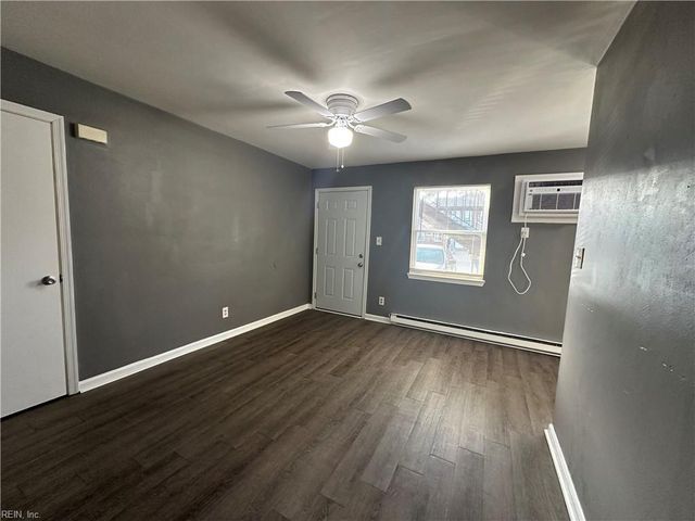 7446 Fenner St Apt 1, Norfolk, VA 23505