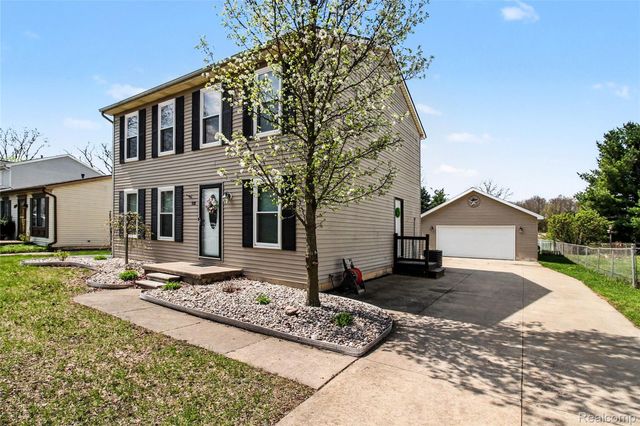 920 Meadowlark Lane, Howell, MI 48843