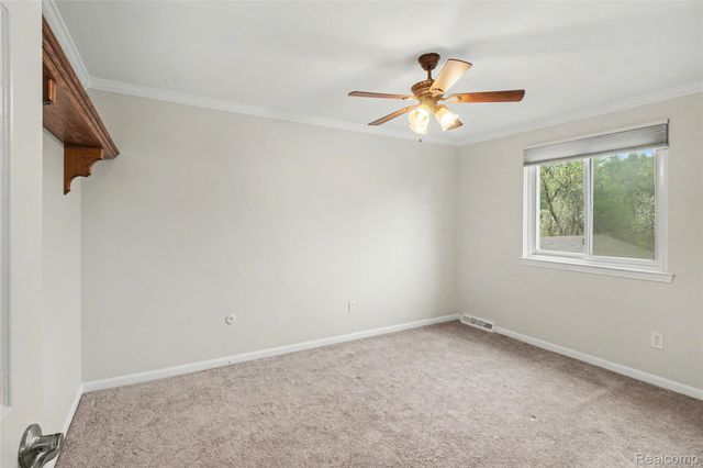 920 Meadowlark Lane, Howell, MI 48843