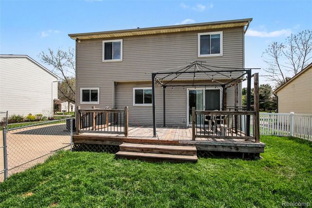 920 Meadowlark Lane, Howell, MI 48843