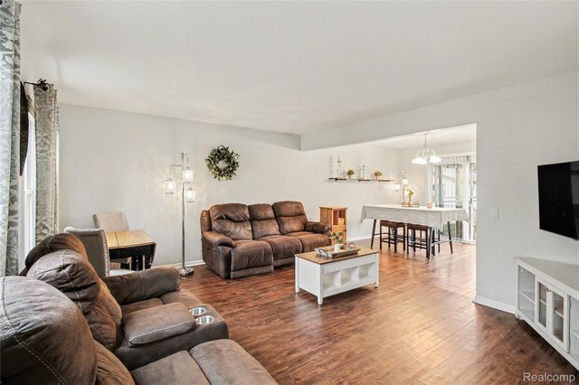920 Meadowlark Lane, Howell, MI 48843