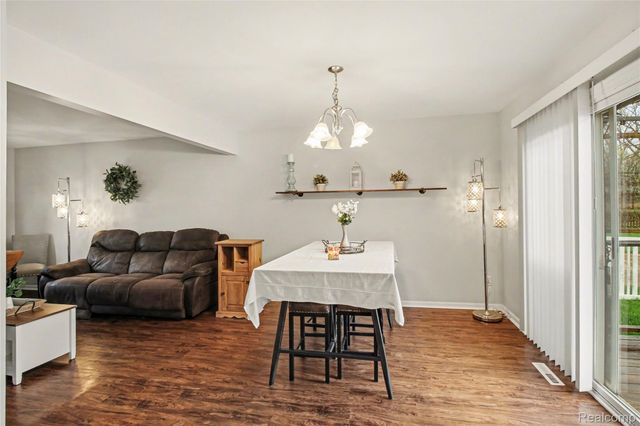 920 Meadowlark Lane, Howell, MI 48843