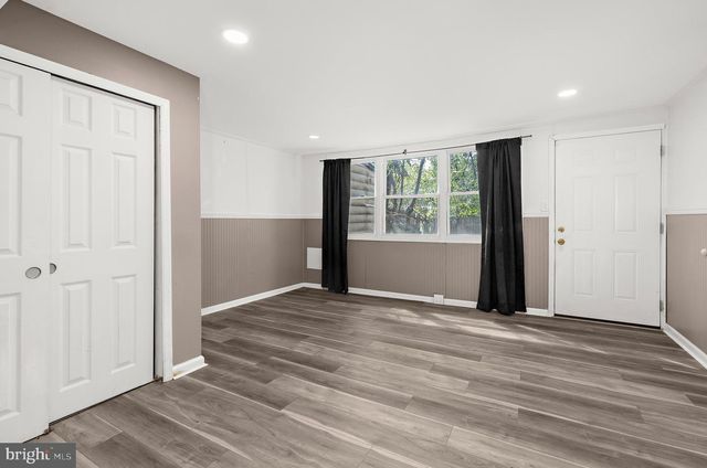 319 BIGLEY AVE, Baltimore, MD 21227
