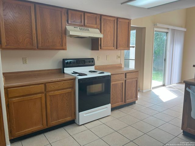 5730 SPRING MOON ST, San Antonio, TX 78247