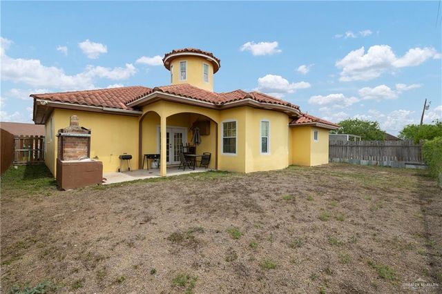 1021 W Esteban Avenue, Pharr, TX 78577