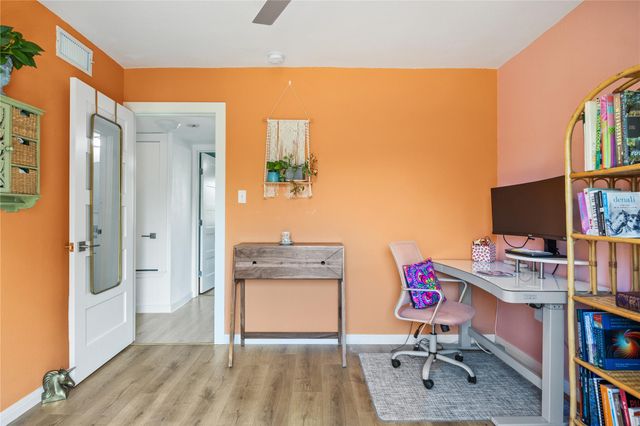 8605 Putnam DR 202, Austin, TX 78757