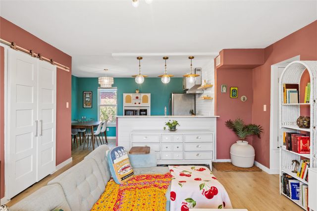 8605 Putnam DR 202, Austin, TX 78757