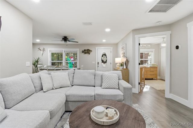 329 NE 10th Street, Crystal River, FL 34428