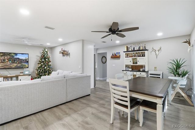 329 NE 10th Street, Crystal River, FL 34428