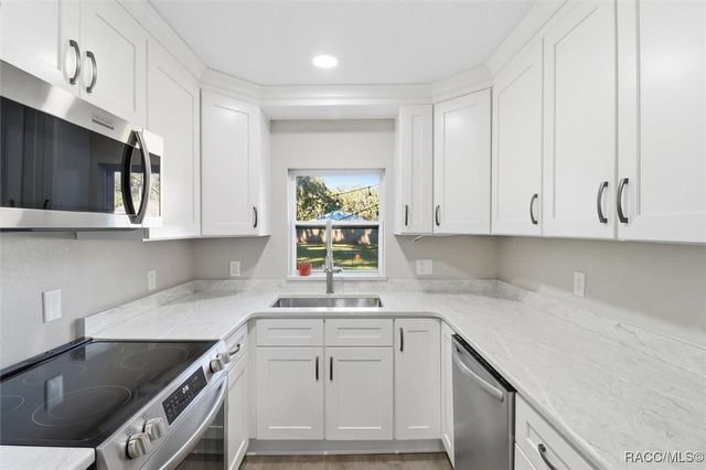 329 NE 10th Street, Crystal River, FL 34428