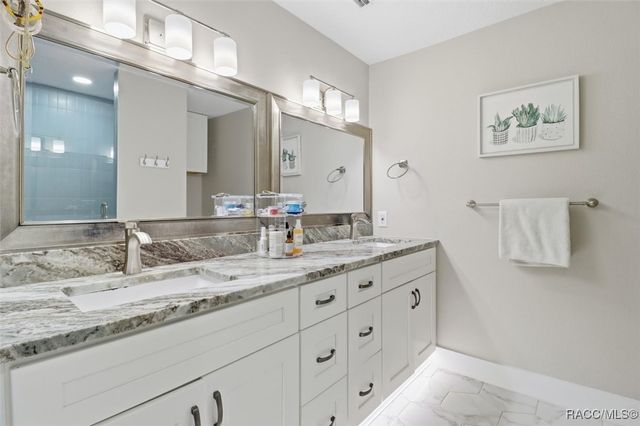 329 NE 10th Street, Crystal River, FL 34428