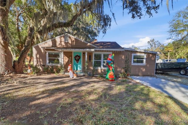 329 NE 10th Street, Crystal River, FL 34428