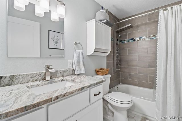 329 NE 10th Street, Crystal River, FL 34428