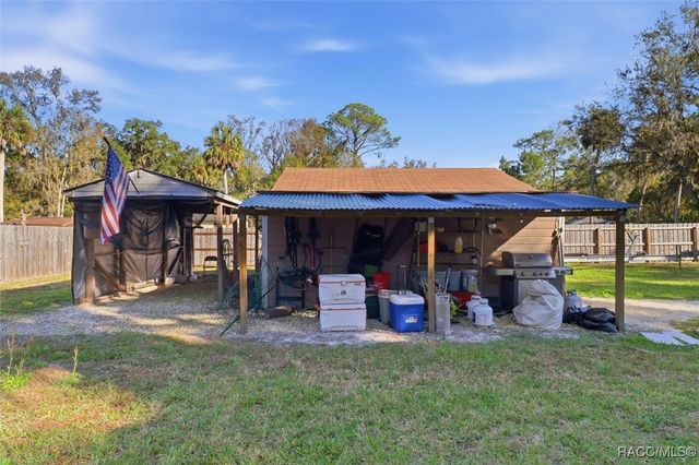 329 NE 10th Street, Crystal River, FL 34428