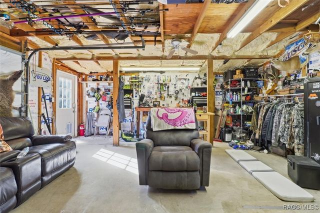 329 NE 10th Street, Crystal River, FL 34428