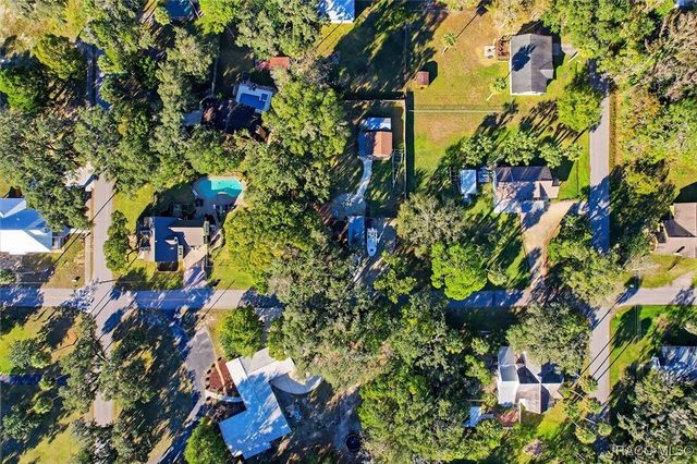 329 NE 10th Street, Crystal River, FL 34428