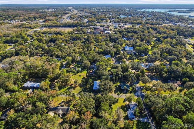 329 NE 10th Street, Crystal River, FL 34428