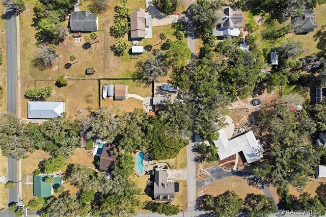 329 NE 10th Street, Crystal River, FL 34428