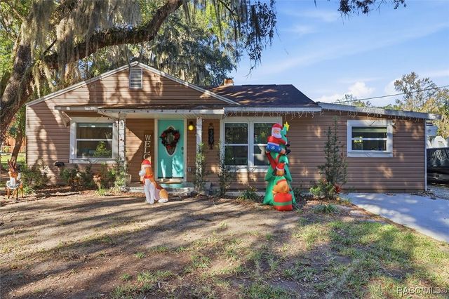 329 NE 10th Street, Crystal River, FL 34428