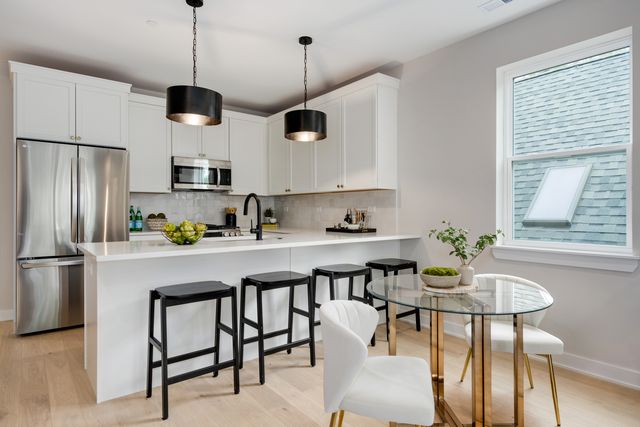 1631 N Lawndale Avenue 2N, Chicago, IL 60647