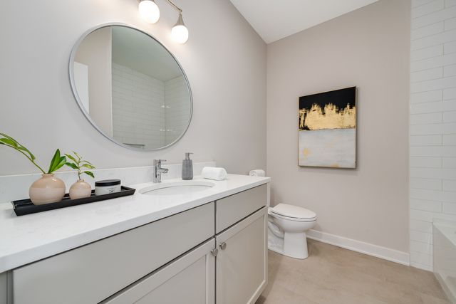 1631 N Lawndale Avenue 2N, Chicago, IL 60647