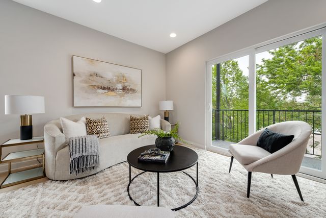 1631 N Lawndale Avenue 2N, Chicago, IL 60647