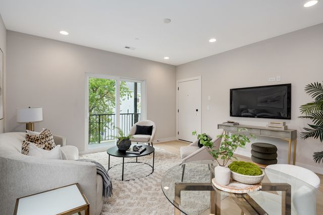 1631 N Lawndale Avenue 2N, Chicago, IL 60647