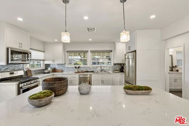 7667 Chisholm Avenue, Van Nuys, CA 91406