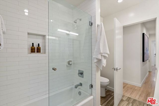 7667 Chisholm Avenue, Van Nuys, CA 91406