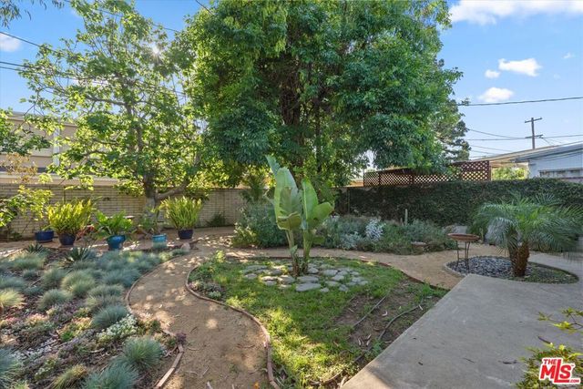 7667 Chisholm Avenue, Van Nuys, CA 91406