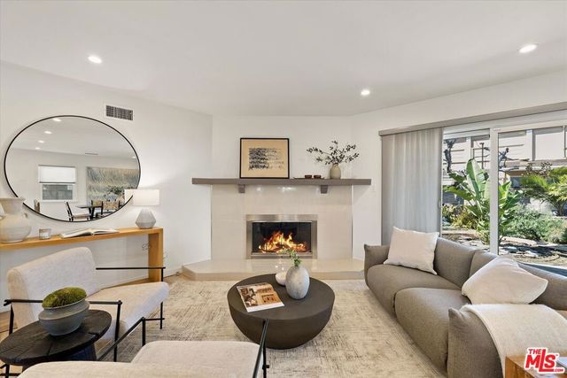7667 Chisholm Avenue, Van Nuys, CA 91406