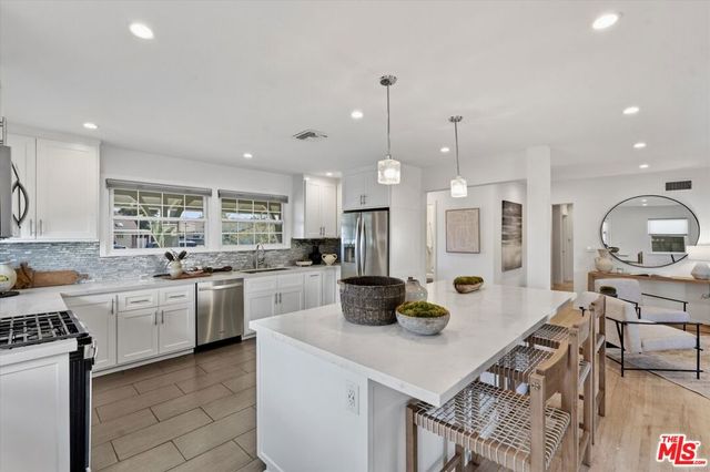 7667 Chisholm Avenue, Van Nuys, CA 91406