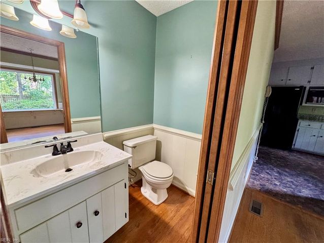 3 Katies CIR, Newport News, VA 23606