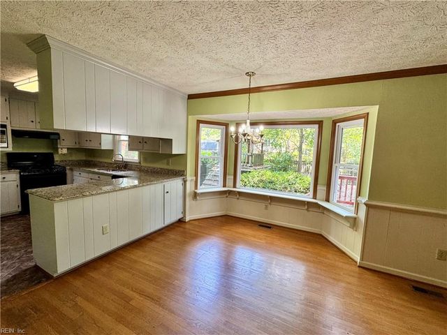 3 Katies CIR, Newport News, VA 23606