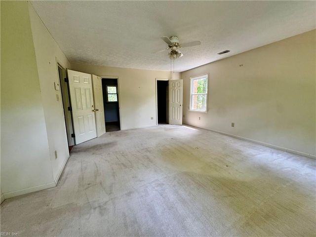 3 Katies CIR, Newport News, VA 23606