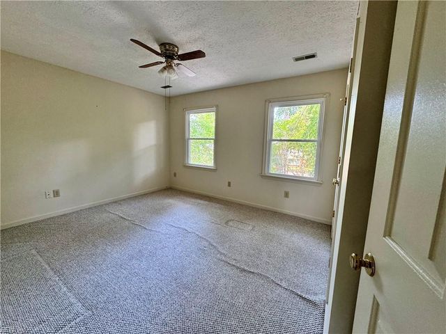 3 Katies CIR, Newport News, VA 23606