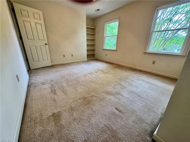 3 Katies CIR, Newport News, VA 23606