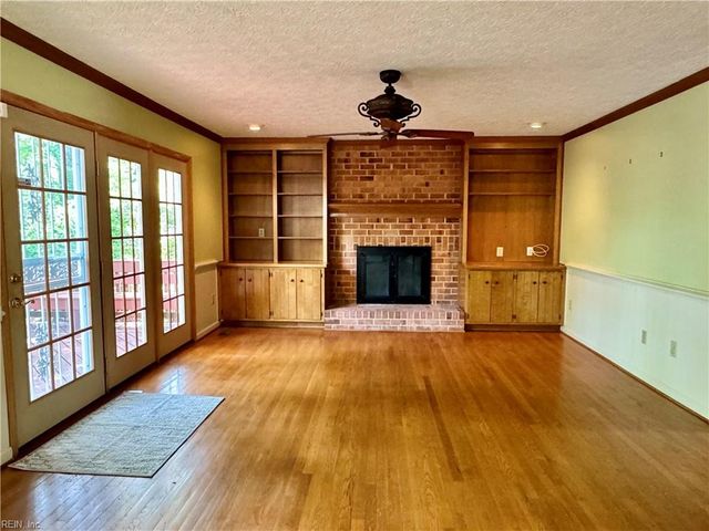3 Katies CIR, Newport News, VA 23606