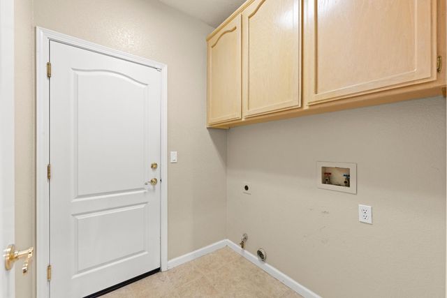 858 Supreme Ct, Auburn, CA 95603