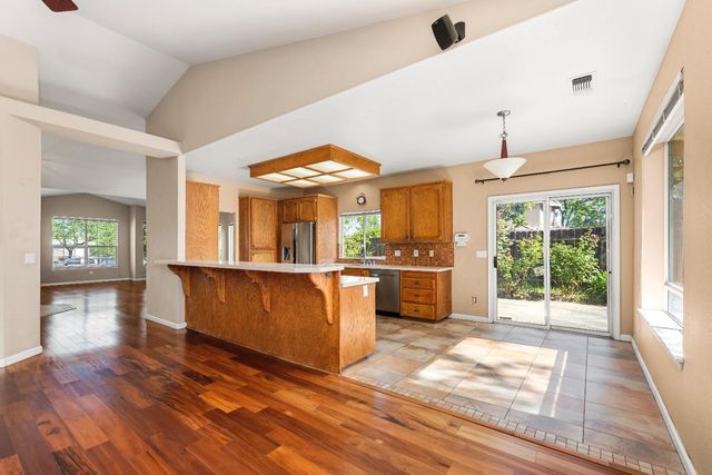 858 Supreme Ct, Auburn, CA 95603