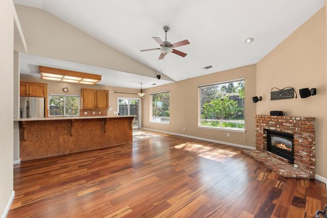 858 Supreme Ct, Auburn, CA 95603